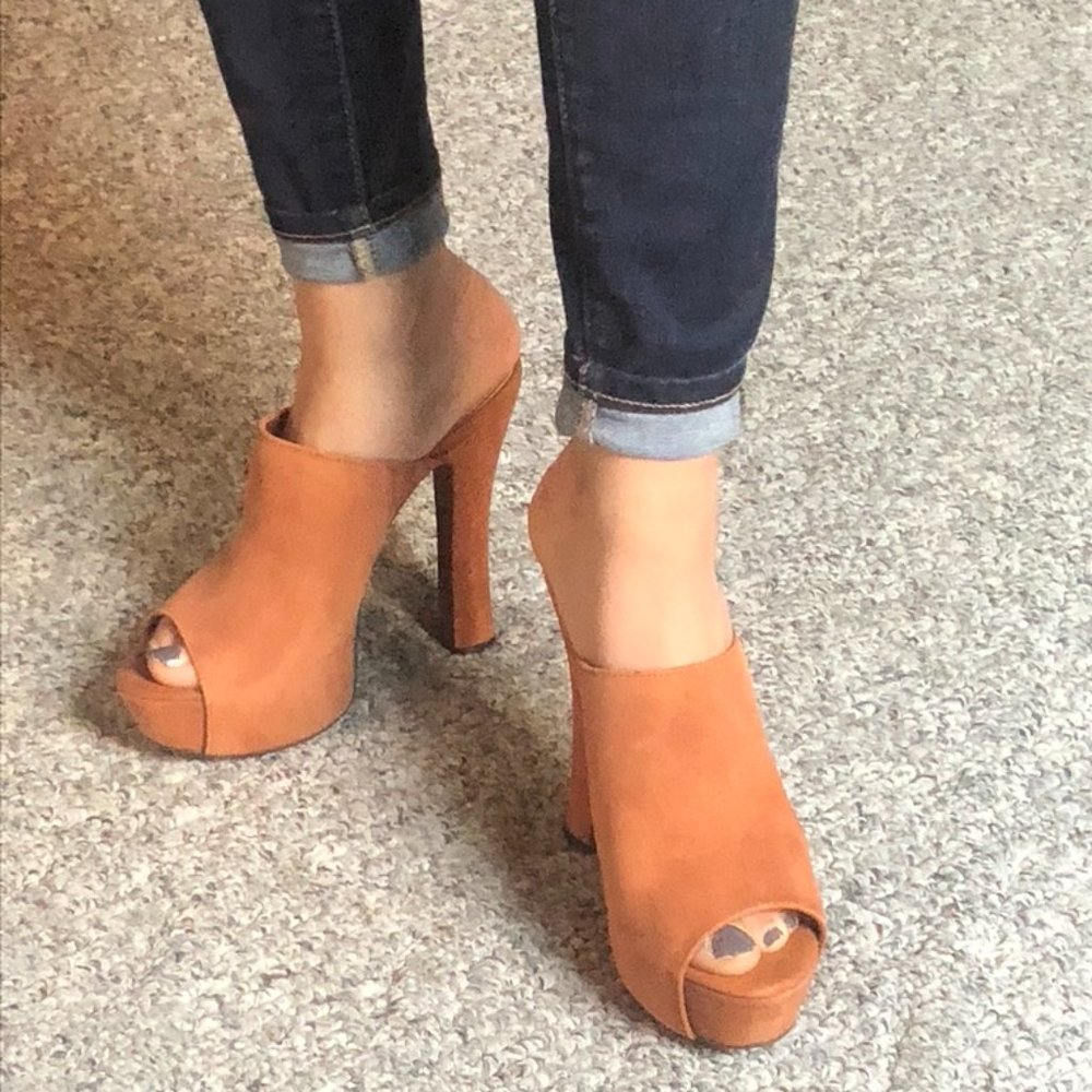 Jessica Simpson Open Toe Suede Platform Heels